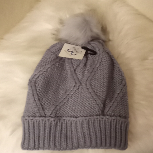 Cable Knit Gray Winter Hat with Faux Fur Pompom - Picture 11 of 14